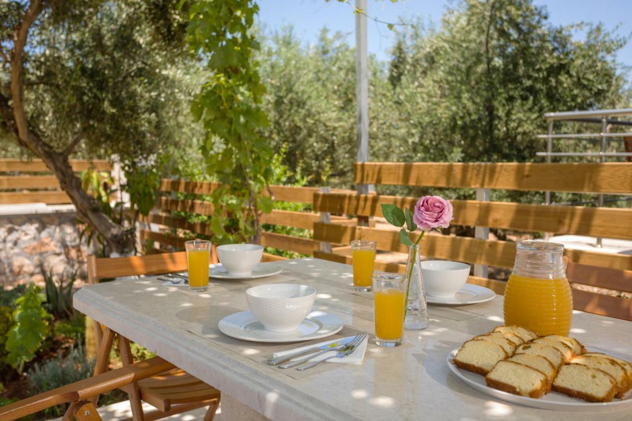 Villa Serenity Agia Marina  외부 사진