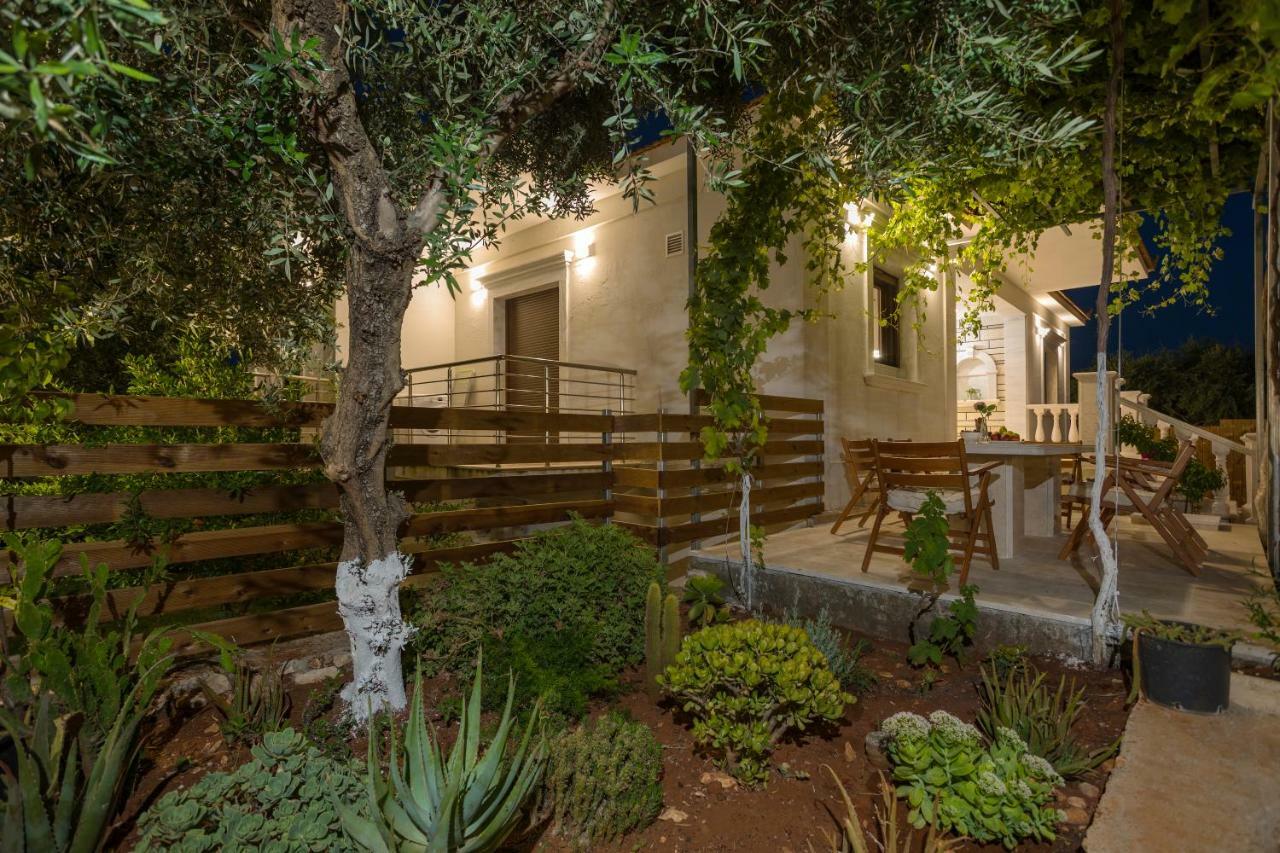 Villa Serenity Agia Marina  외부 사진