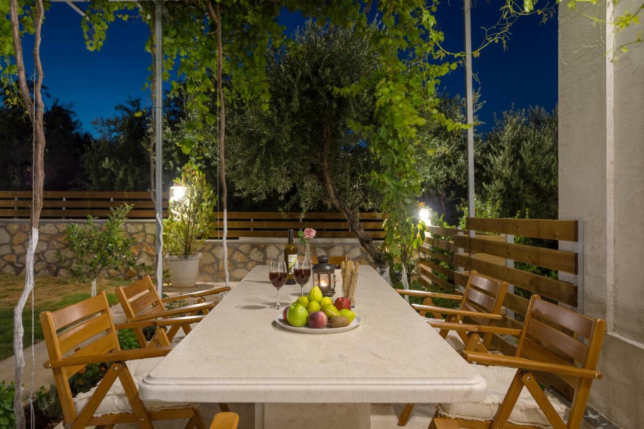 Villa Serenity Agia Marina  외부 사진