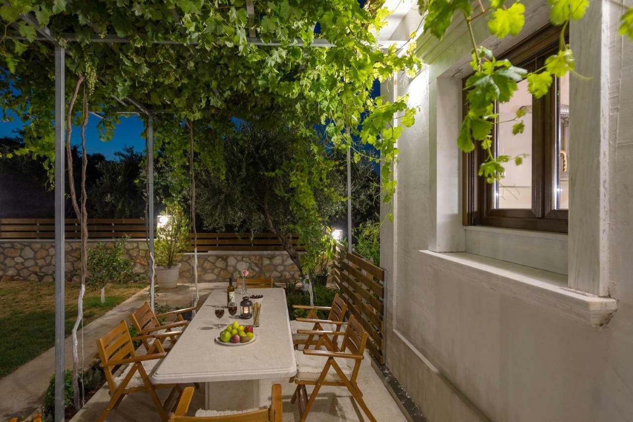 Villa Serenity Agia Marina  외부 사진
